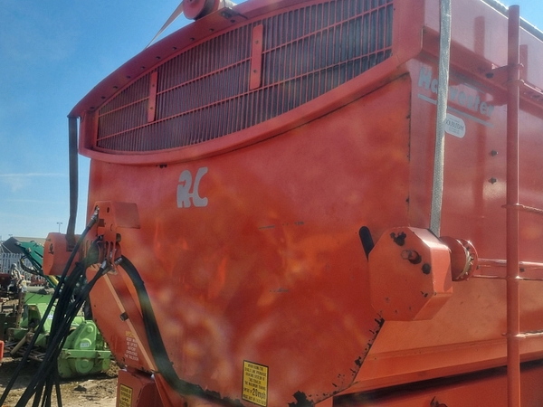 Chris Atkin & Son Ltd - Larrington Harvester 16